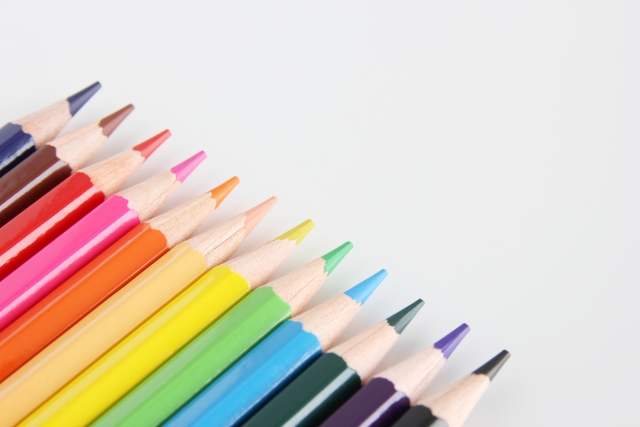 カラフルカラーの色鉛筆