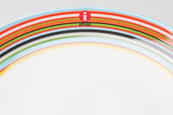 10人に聞いて分かった ゲストに喜ばれる引き出物の食器とは