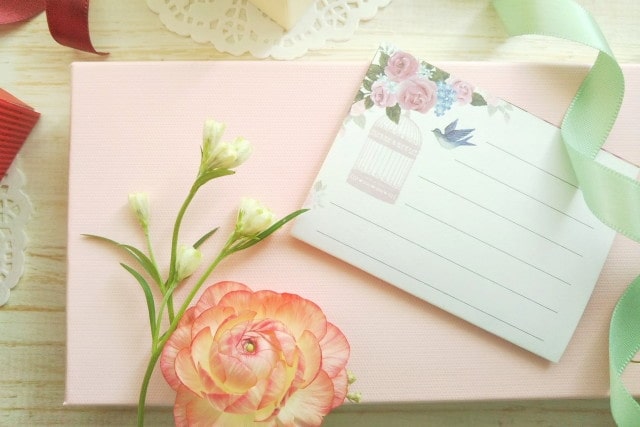 ベビーピンクの花柄レターセット