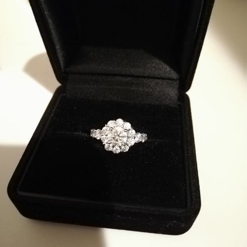 Juriさんの婚約指輪（ガラ）のアップ写真