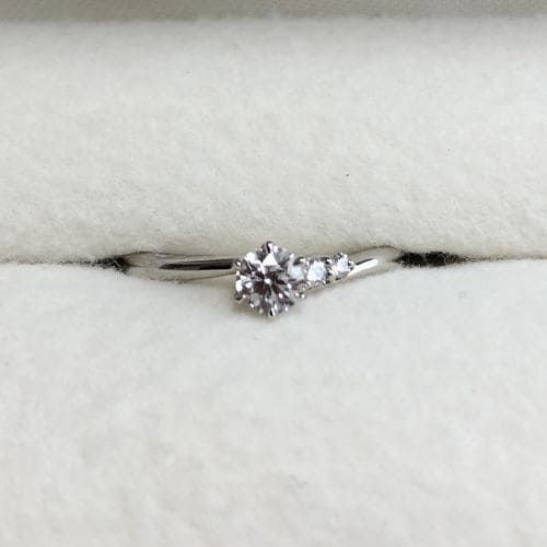 hontoさんの婚約指輪(ラザールダイヤモンド)