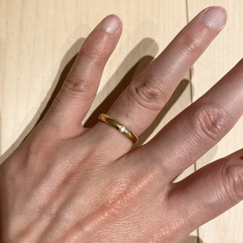ryoさんの婚約指輪Harry Winston (ハリーウィンストン) 手にはめた写真